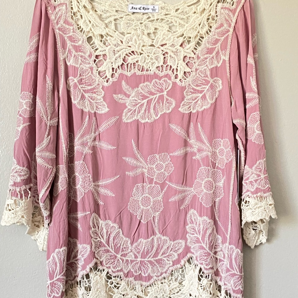 Boho Hippie Floral Embroidered Tunic Top Small Crochet Lace NWT